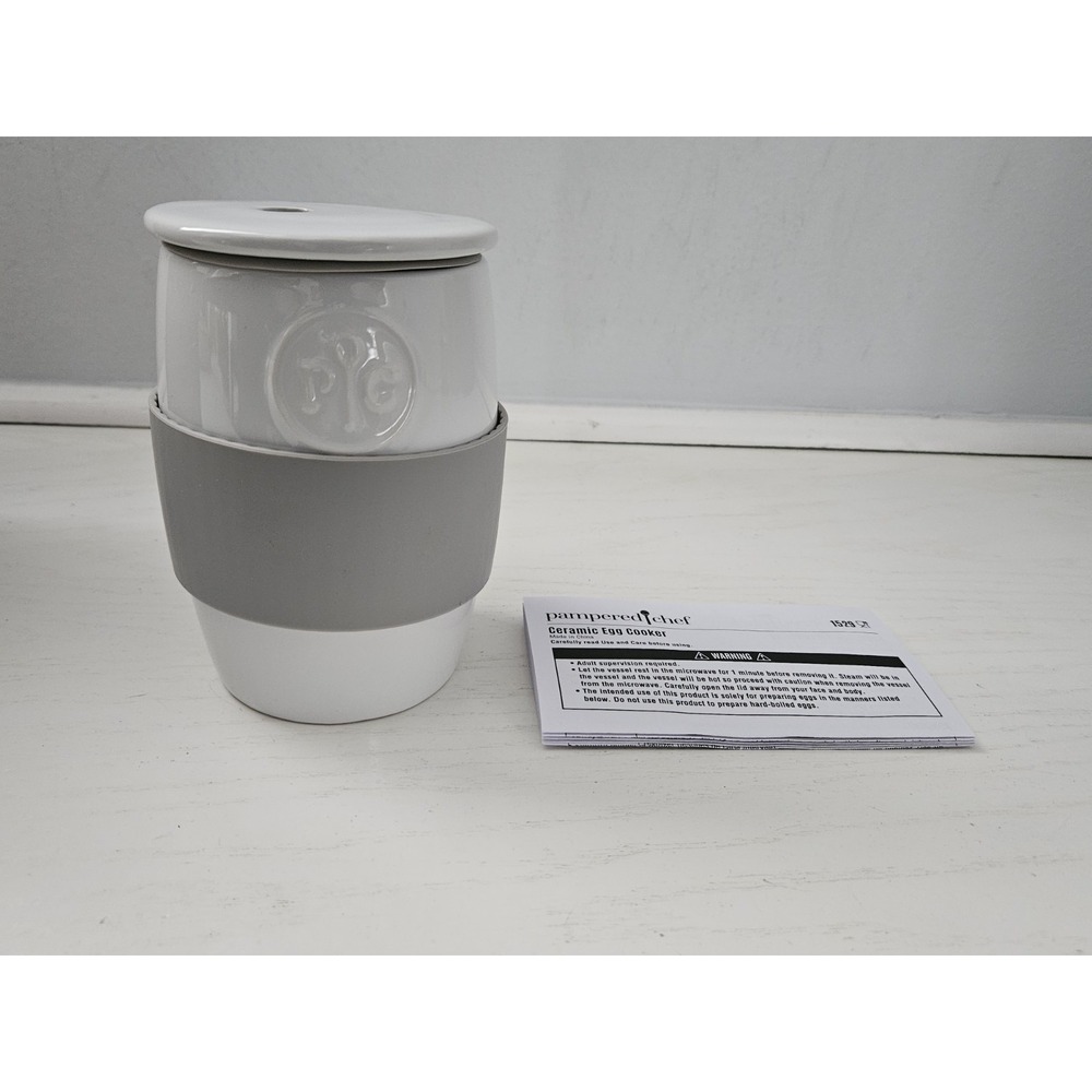 Pampered Chef Ceramic Microwave Egg Cooker W/Lid Silicone Sleeve #1529 Open Box - Picture 3 of 6
